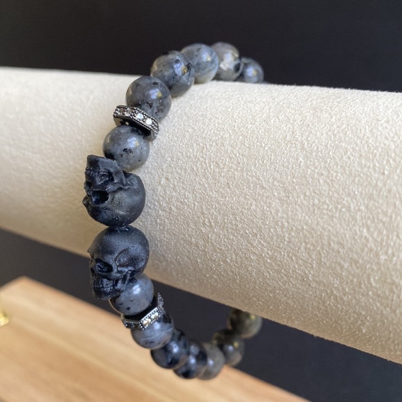 Flashy Labradorite Skull Bead Bracelet with Micro Pave CZ Hex Beads - Picture 1 of 6